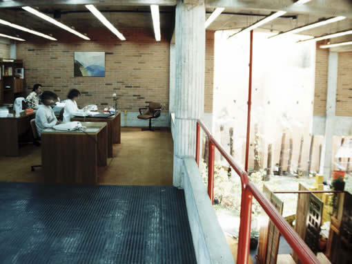 Management area at the mezzanino.
Click to go forward
Cliquer pour avancer
Clicate per andare avanti
Clique para ir adiante